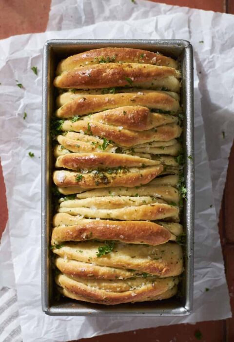 Sourdough Discard Garlic Pull Apart Bread
