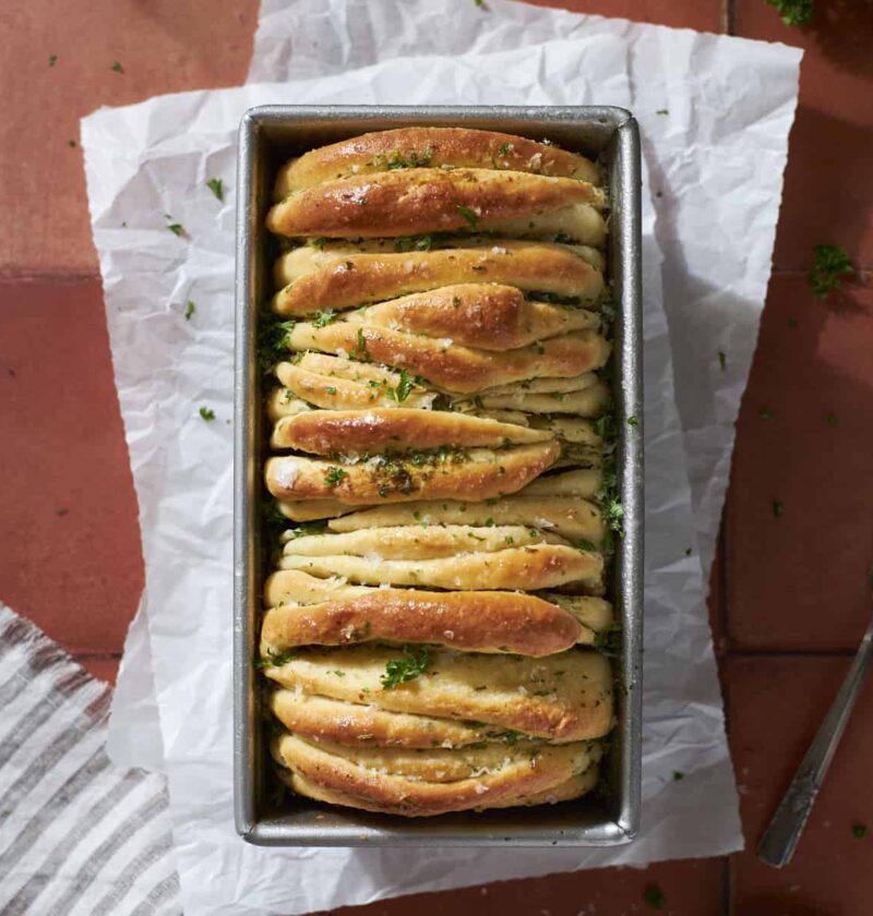 Sourdough Discard Garlic Pull Apart Bread